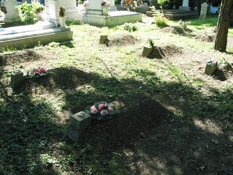 A hősök sírjainak környezete.