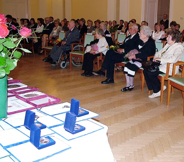 Tisztelet és megbecsülés a pedagógusainknak.