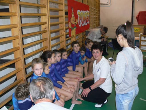 A versenyre készülődés izgalmas pillanataiban.