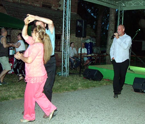 Volt egyszer egy táncdalfesztivál és a hangulat fokozódott.