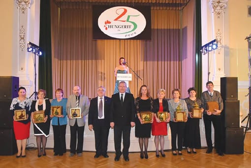 A Hungerit díjasok Magyar József vezérigazgató és Dr. Fazekas Sándor földművelésügyi miniszter társaságában.