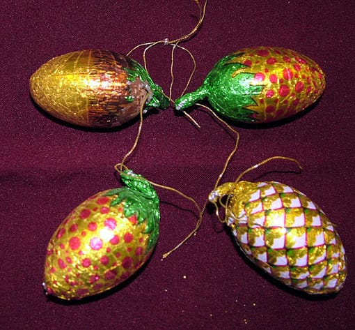 A csoki díszek évtizedek óta Tarczaliné Piroska fenyőfáit ékesítik.