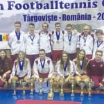 A magyar válogatott. A szentesiek a hátsó sorban jobbról harmadik, negyedikként láthatók.