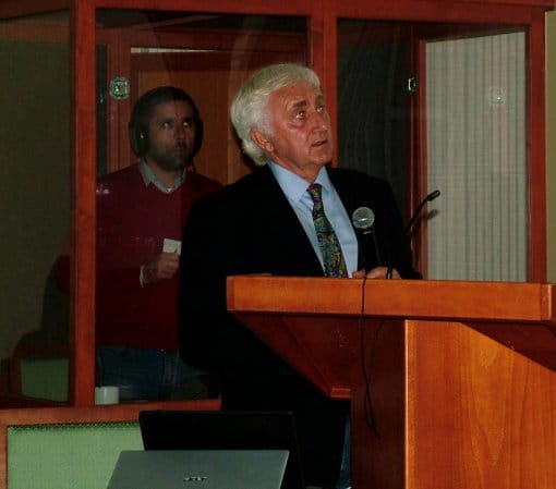 Prof-dr-Tóth-József-előadás-közben.