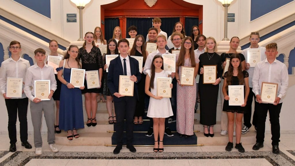 A 20. sikeres esztendő a Szentes-Csongrád Rotary Clubban – 28 diákot támogatnak a két városból