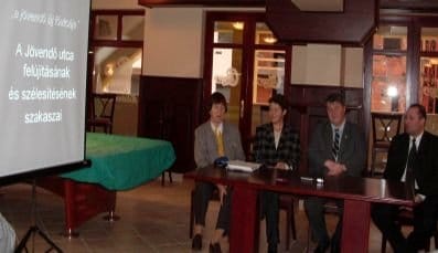 A_főutca_átalakításáról.jpg A_főutca_átalakításáról.jpg