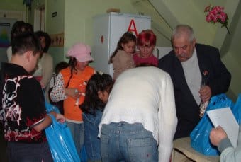 Ajándékosztás_1.jpg