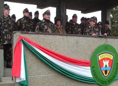 A_vezérőrnagy_beszéde.jpg A_vezérőrnagy_beszéde.jpg
