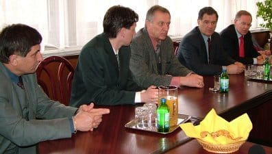 Dr_Csikay_Miklós_(harmadik)_Rudolf_Schwarzböck_mellette.jpg