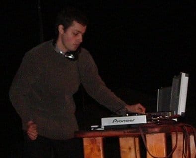 DJ_Carloss.jpg DJ_Carloss.jpg