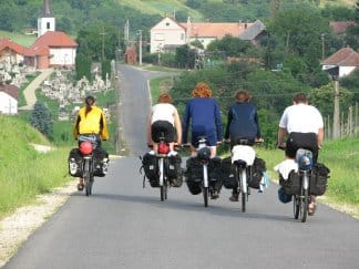 Csodálatos_falvakon_át.jpg Csodálatos_falvakon_át.jpg