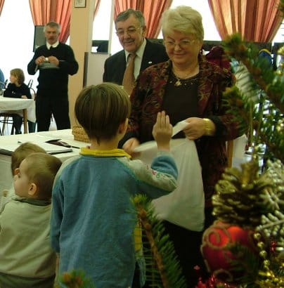 Az ajándékozás pillanata1.jpg Az ajándékozás pillanata1.jpg