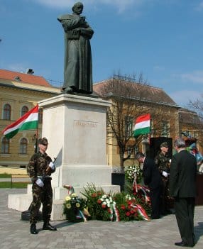 A Fidesz helyi szervezete főhajt&aacute;sa.jpg