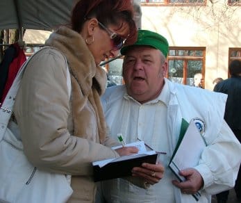 Benke Laci bácsi nyilatkozik.jpg Benke Laci bácsi nyilatkozik.jpg