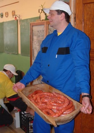 Egy teknő kolbász.jpg Egy teknő kolbász.jpg
