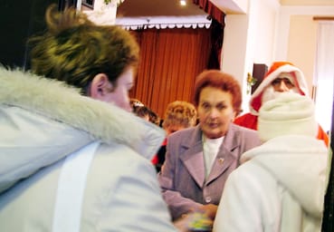 Az ajándékátadás forgataga.jpg Az ajándékátadás forgataga.jpg