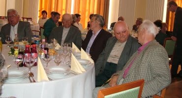 Egykori_munkat&aacute;rsak__alap&iacute;t&oacute;k_a_szentesi_k&ouml;zgyűl&eacute;sen.jpg