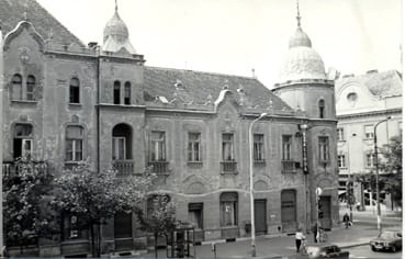 A_t&eacute;r_felőli_sz&aacute;rny_1992_ben_fot&oacute;_Czak&oacute;_Friderika.jpg