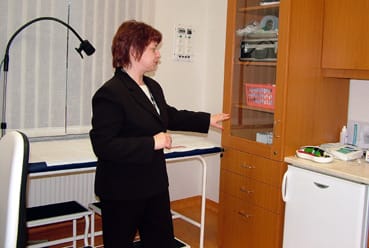 Az_orvosi_rendelőben.jpg Az_orvosi_rendelőben.jpg