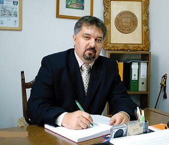 Cs&eacute;ti_Attila_polg&aacute;rmester.jpg