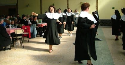 Az apácák nem is apácák.jpg