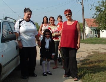 Családok érkeznek a rendezvényre.jpg Családok érkeznek a rendezvényre.jpg