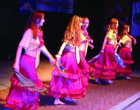 2004_Dance_Club_Hegyközcsatár_Erdély.jpg 2004_Dance_Club_Hegyközcsatár_Erdély.jpg