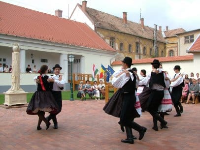Újszentesi táncosok3. jpg