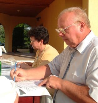 Verók_István_&_Juhászné_Pálnok_Lenke_munka_közben.jpg